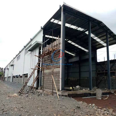 Moderna costruzione di strutture in acciaio PEB per uso industriale / commerciale