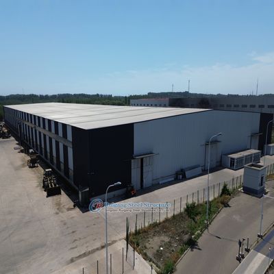 Magazzino con struttura in acciaio personalizzata con materiali ignifughi